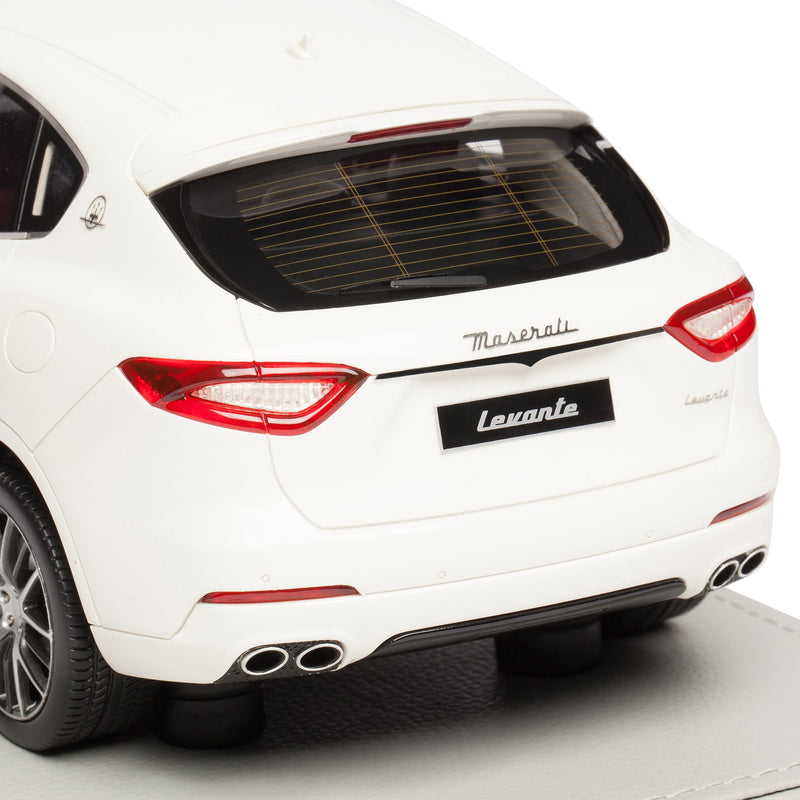 Maserati Levante 1:18ホワイトモデル Maserati Levante V8 Trofeo 1:18 model car BBR BBRC1844W