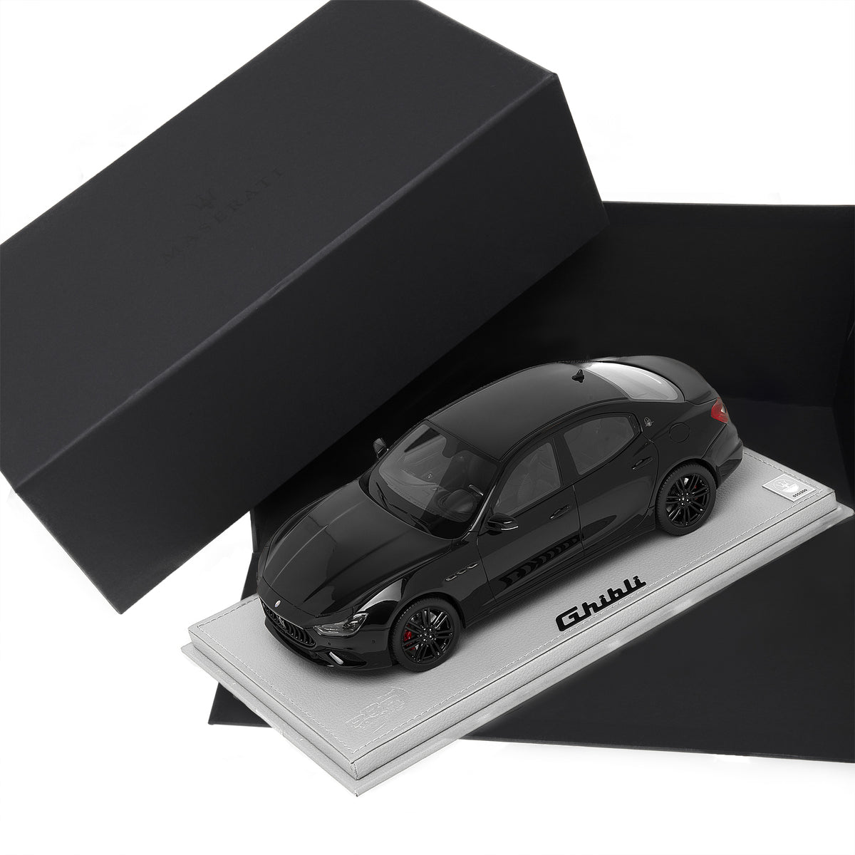 ミニカー Maserati Ghibli MY19 1:18 Blu Nobile 920028941_01a_ebcae11d-6a20-