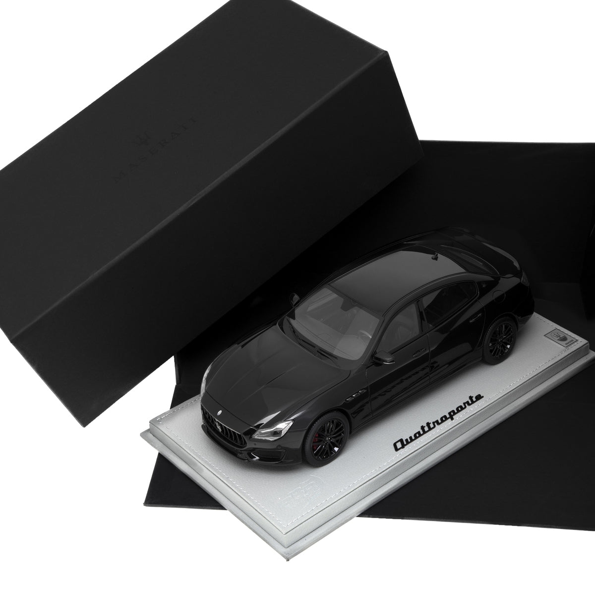 1:18 Quattroporte MY17 Nerissimo – Maseratistore